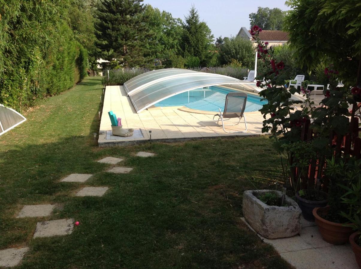 Studio Avec Piscine Privee Jardin Clos Et Wifi A Saint Jean D'Angely Εξωτερικό φωτογραφία