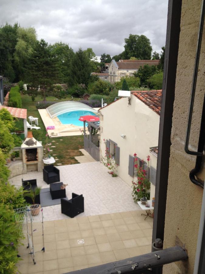 Studio Avec Piscine Privee Jardin Clos Et Wifi A Saint Jean D'Angely Εξωτερικό φωτογραφία